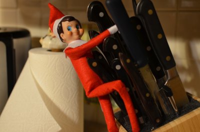elf-on-the-shelf-knives.jpg